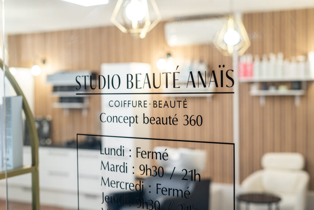 Envie d’une coupe de cheveux d’été à Coignières ? Découvrez nos conseils pour un look léger, tendance et rafraîchissant